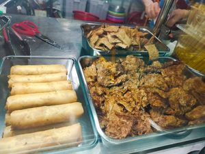 Fried items at Su Yuan Vegetarian 素缘 - Telok Blangah in Central Singapore