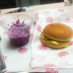 Burger and Coleslaw at Dandy Diner in Berlin