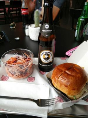 Asian burger with coleslaw at Dandy Diner in Berlin