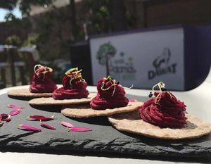 Galette bretona con humus de remolacha y brotes de ajo.

Os va a encantar!!! at El Jardin de Las Palomas in Pilar De La Horadada