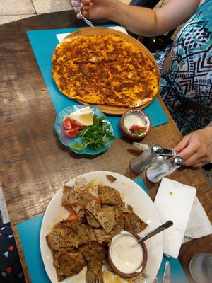 Lamacun and döner plate at Muhtelif Mekan in Istanbul