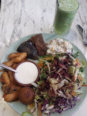 Muhtelif plate, very yummy! :) at Muhtelif Mekan in Istanbul