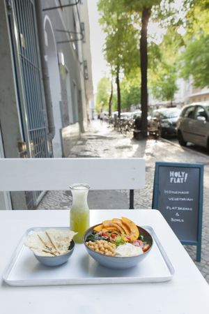 Bahia Bowl and Pinapple Juice at Holy Flat in Berlin