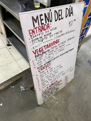 Menu   at E' Polack in Lima