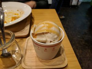 Ice-cream at DalYang - Sweet Kitten 달냥 in Seoul