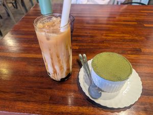 Bubble tea and green tea tiramisu at DalYang - Sweet Kitten 달냥 in Seoul