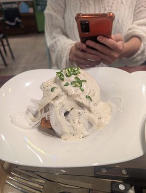 Garlic mayo chick'n at DalYang - Sweet Kitten 달냥 in Seoul