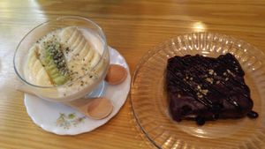 Yoghurt and brownie at DalYang - Sweet Kitten 달냥 in Seoul