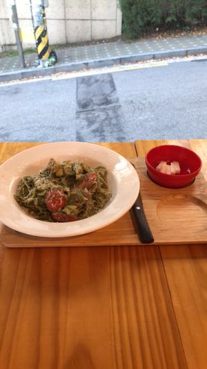 Basil pesto pasta at DalYang - Sweet Kitten 달냥 in Seoul
