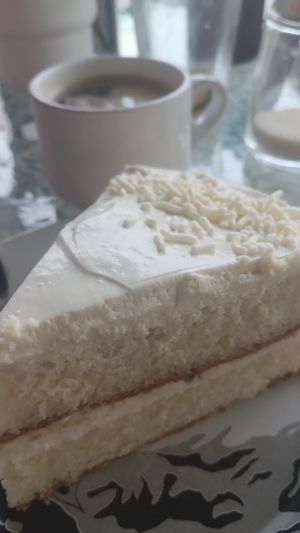  at ELK Bistro Deli & Bakery in Mexico City