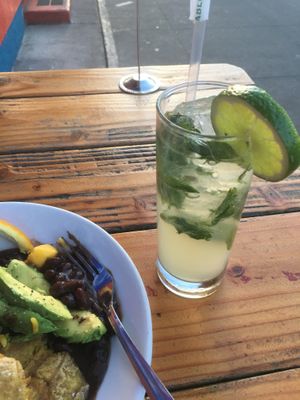 5 dollar drink at El Cubo de Cuba in Portland