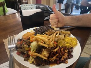 A alegria de um self-service brasileiro com MUITA opção vegana  at Papaya Verde in Recife