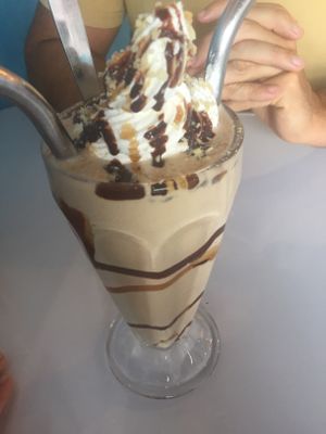 Snickers milkshake 🤤 at Comet 984 in Playa Del Carmen