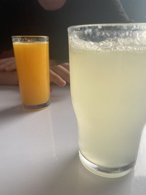 Lemonade and orange juice at Comet 984 in Playa Del Carmen
