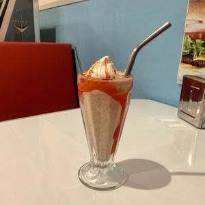 Malteada de fresa  at Comet 984 in Playa Del Carmen