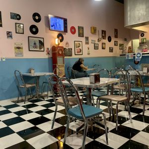 Establecimiento  at Comet 984 in Playa Del Carmen