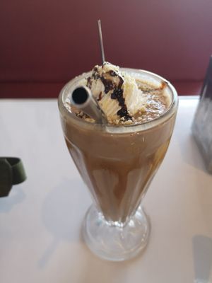 Snickers Milkshake at Comet 984 in Playa Del Carmen