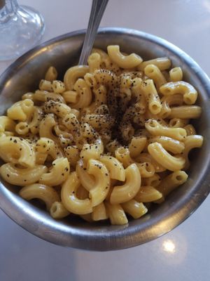 Mac and cheese at Comet 984 in Playa Del Carmen
