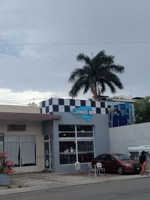 Storefront at Comet 984 in Playa Del Carmen