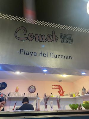 Comer 984  at Comet 984 in Playa Del Carmen
