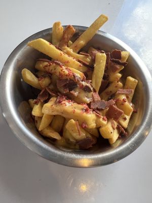 Loaded frys  at Comet 984 in Playa Del Carmen