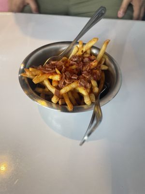 Loaded fries yummyyyy  at Comet 984 in Playa Del Carmen