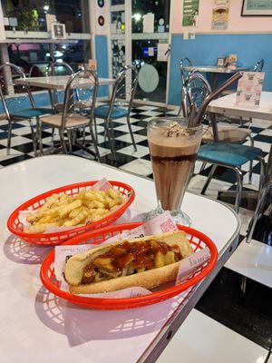 BBQ hotdog, fries and snickers milkshake at Comet 984 in Playa Del Carmen