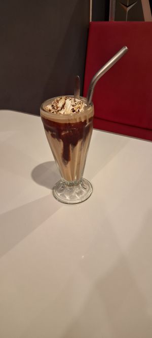 Milkshake de Snickers at Comet 984 in Playa Del Carmen