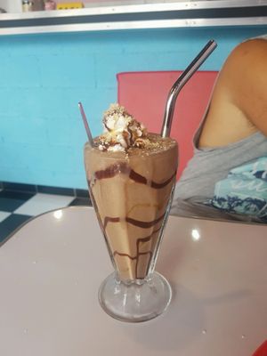snickers milkshake at Comet 984 in Playa Del Carmen
