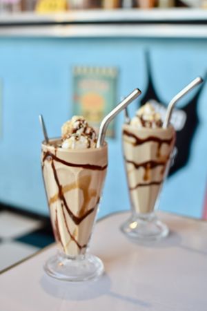 Snickers malteada at Comet 984 in Playa Del Carmen