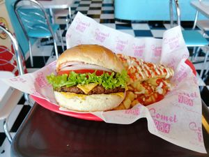 The Supreme Cheese at Comet 984 in Playa Del Carmen