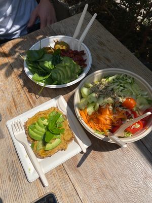 Salads and hummus + avo toast at V3RAW in Milan