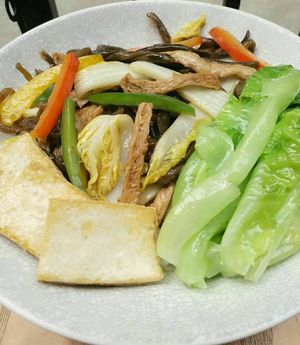 Fried vegetable with tofu at Bugua in Guangzhou