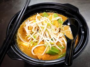 I ordered the Penang Curry Mee with coconut milk and tasted great at Vege Pot 素砂煲 in Central Singapore
