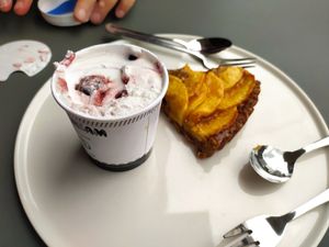 Apple cake and cherry ice cream at Noordoever in Leuven