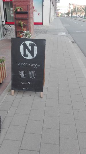 Pure food sign at Noordoever in Leuven
