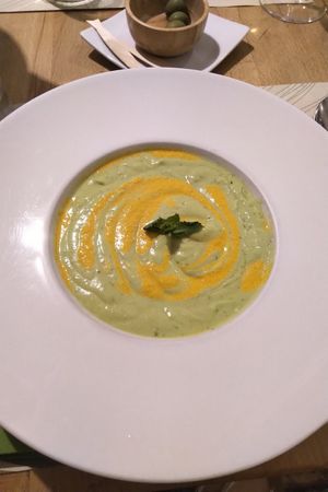 Vellutata fredda di peperoni e avocado at Vitto Pitagorico in Naples