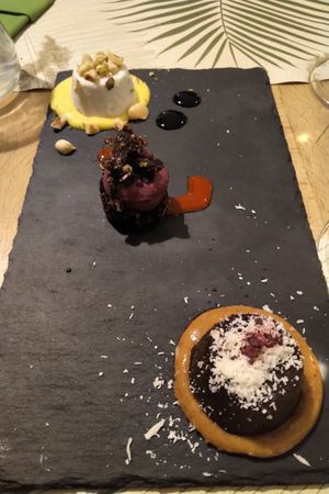 Tris di dolci at Vitto Pitagorico in Naples