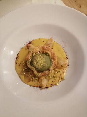 Apple dessert at Vitto Pitagorico in Naples