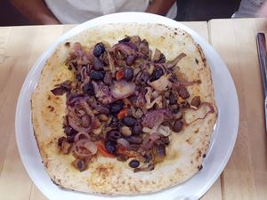 Mushroom pizza at Vitto Pitagorico in Naples