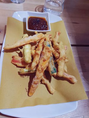 Vegetables beignets  at Vitto Pitagorico in Naples