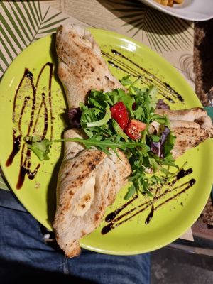 Three mystery pizza at Vitto Pitagorico in Naples