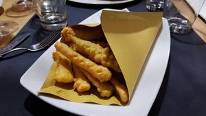 Vegetable fritters at Vitto Pitagorico in Naples