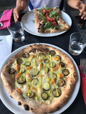 Theoremo&serenella vegan pizza at Vitto Pitagorico in Naples