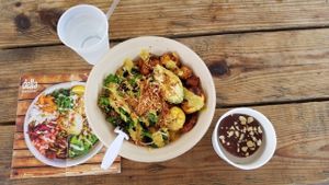 Caribbean Bowl and almond cup at Della Bowls in Miami