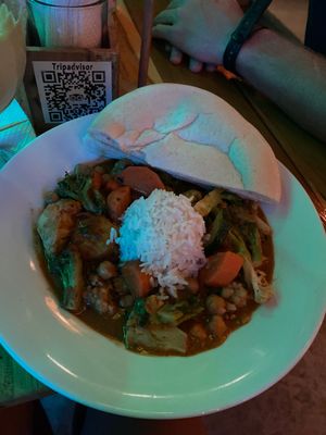 Vegan curry   at Los Amigos in Flores