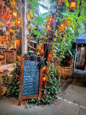  at Los Amigos in Flores