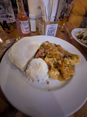 Thai curry at Los Amigos in Flores