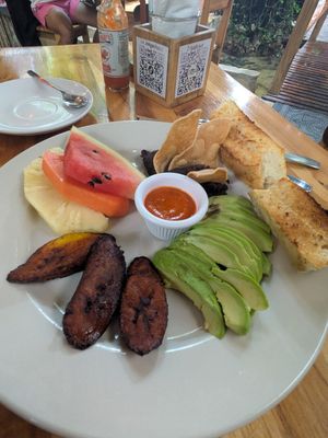 Desayuno tipico - egg replaced with avocodo at Los Amigos in Flores