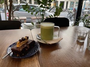 Brownie & matcha latte  at Ou Bien Encore in Geneva